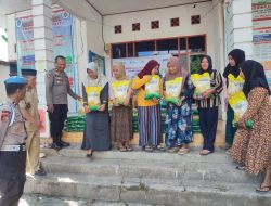 Ringankan Beban Masyarakat, Polsek Cenrana Gelar Gerakan Pangan Murah