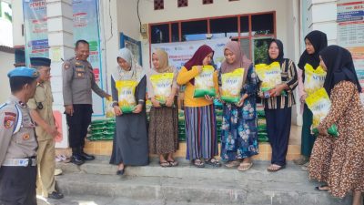 Ringankan Beban Masyarakat, Polsek Cenrana Gelar Gerakan Pangan Murah