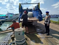 Satpolairud Polres Bone Pantau Aktivitas di Pelabuhan Rakyat Bajoe Melalui Polmas Perairan