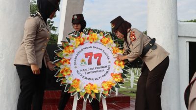 Khidmat, Polwan Polres Bone Ziarah Makam Pahlawan Sambut Hari Jadi ke-77 Polwan RI