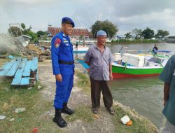 Pelihara Kamtibamas Kondusif, Personel Satpolairud Polres Bone Rutin Lakukan Sambang Pesisir