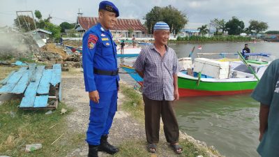 Pelihara Kamtibamas Kondusif, Personel Satpolairud Polres Bone Rutin Lakukan Sambang Pesisir
