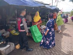 Kanit Samapta Polsek Mare Sambangi Pedagang di Pasar Mare, Sampaikan Pesan Kamtibmas