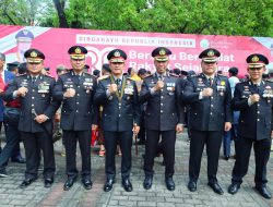 Kapolda Sulsel Hadiri Upacara Pengibaran Duplikat Bendera Merah Putih HUT ke-80 RI di Rujab Gubernur Sulsel
