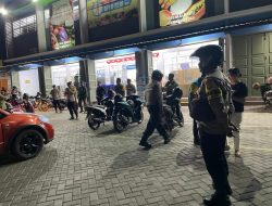 Patroli Gabhngan TNI-Polri Sampaikan Himbauan Kamtibmas, Warga Diminta Waspada Hoax dan Provokasi