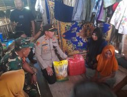 Kapolsek Kajuara Berikan Bantuan Sembako Kepada Warga Kurang Mampu