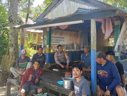 BhabinkamtibmasPolsek Awangpone Laksanakan Pembinaan Sat Kamling di Dusun Kajuara