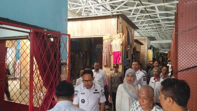 Kapolsek Mare Bersama Forkopincam Dampingi Wakil Bupati Bone Tinjau Pasar Mare