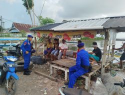 Satpolairud Polres Bone Lakukan Sambang Pesisir, Ini Himbauan yang Disampaikan kepada Masyarakat