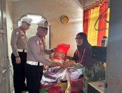 Satlantas Polres Bone Tebar Kepedulian Lewat Anjangsana di HUT Lantas ke-70