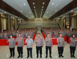 Dirbinmas Launching Aplikasi Mabbulo Sibatang Di Hadapan Kasat Binmas Dan Bhabinkamtibmas Jajaran Polda Sulsel