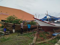Sambang Masyarakat Pesisir, Satpolairud Polres Bone Selipkan Pesan Ini