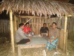 Upaya Harkamtibmas, Bhababinkamtibmas Kelurahan Macope Lakukan Pembinaan Sat Kamling