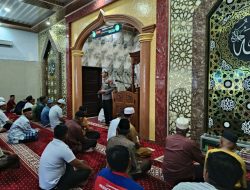 Kanit Binkamsa Sat Binmas Polres Bone Sampaikan Pesan Kamtibmas di Masjid Nurul Iman Soddange