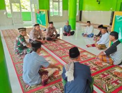 Silaturahmi dengan Toga dan Tomas, Personel Polsek Patimpeng Sampaikan Ini