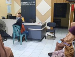 Anggota Piket Jaga Polsek Barebbo Terima Pengaduan Warga dengan Humanis