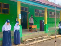 Bertindak sebagai Pembina Upacara, Kapolsek Lamuru Ajak Siswa MTS Hidup Disiplin dan Bijak di Era Digital