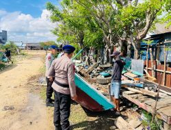 Pantau Situasi Kamtibmas di Wilayah Pesisir, Satpolairud Sampaikan Himbauan Kamtibmas kepada Masyarakat Nelayan
