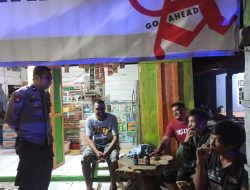 Sambangi Warga Saat Patroli, Bhabinkamtibmas Polsek Barebbo Imbau Waspada Pencurian