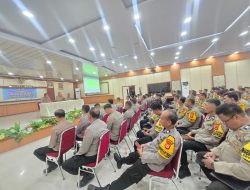Gelar Anev Bhabinkamtibmas di Aula SAR, Wakapolres Bone: Terus Tingkatkan Kinerja