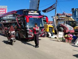 Cegah Kemacetan, Kanit Samapta Polsek Ajangale Laksanakan PAM Pasar Pompanua,