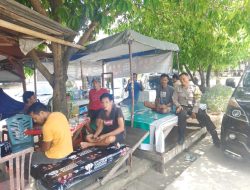 Sambang Warga, Bhabinkamtibmas Sampaikan Edukasi Satkamling untuk Cegah Gangguan Kamtibmas