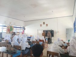 Bangun Kemitraan yang Harmonis, Bhabinkamtibmas Polsek Patimpeng Berikan Motivasi  kepada Pelajar 