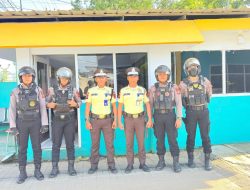Laksanakan Patroli KRYD di Kota Watampone, Personel Sat Samapta Berikan Himbauan Kamtibmas