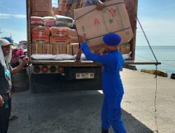 Wujudkan Polri Hadir untuk Masyarakat, Satpolairud Polres Paser Terus Gencarkan Polisi Penolong di Pelabuhan Rakyat Bajoe