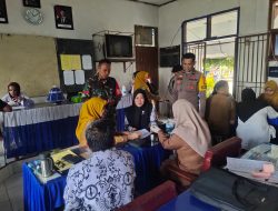 Bhabinkamtibmas Desa Kading Dampingi Pelaksanaan Pemeriksaan Kesehatan Guru