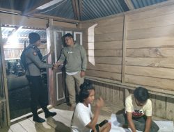 Bhabinkamtibmas Polsek Ponre Sambangi Warga yang Ronda Malam, Ini Tujuannya