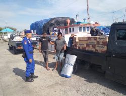 Bripka Muhlis Lakukan Polmas Perairan di Pelabuhan Rakyat Bajoe Selipkan Himbauan Ini Kepda KRU Dan Buruh Pelabuhan