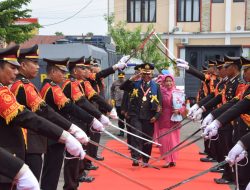 Pasukan Pedang Pora Warnai Wisuda Purnabakti Polri/PNS Polri Polres Bone Periode November 2024 – Oktober 2025