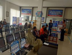 Polantas Menyapa, Satlantas Polres Bone Layani Pemohon SIM Dengan Humanis