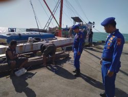 Satpolairud Polres Bone Lakukan Polmas Perairan di Pelabuhan Rakyat Bajoe, Tekankan Ini