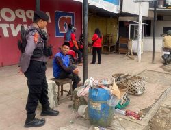 Ciptakan Rasa Aman, Sat Samapta Polres Bone Sapa Warga Melalui Patroli Dialogis Siang