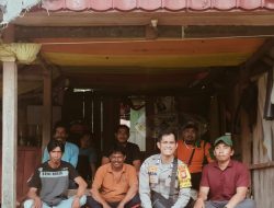 Laksanakan Pembinaan Satkamling, Bhabinkamtibmas Ajak Warga Berperan Aktif Jaga Kamtibmas