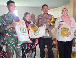 Warga Tibojong Antusias Terima Bantuan Pangan, Bhabinkamtibmas Aktif Pantau Penyaluran