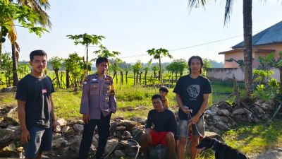 Bhabinkamtibmas Desa Manera Aipda Baso Herianto Laksanakan Giat Sambang di Wilayah Binaan