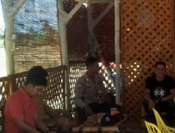 Laksanakan Patroli Dialogis, Anggota Polsek Salomekko Bripka Firman Sampaikan Ini