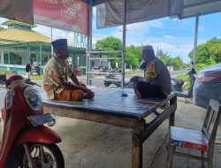 Dekat dengan Masyarakat, Bhabinkamtibmas Bripka Hamdan Intensifkan Sambang Wilayah