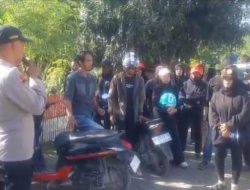 Kapolsek Awangpone Berikan Himbauan kepada Peserta Unjuk Rasa Pembebasan Lahan Bandara Arung Palakka