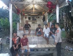 Bhabinkamtibmas Melaksanakan Pembinaan Satuan Keamanan Lingkungan Dusun Polewali