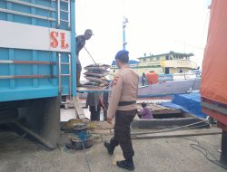 Jelang Perayaan Nataru, Satpolairud Polres Bone Perketat Pemeriksaan Kapal di Pelabuhan Rakyat Bajoe 