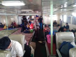 Satpolairud Polres Bone Tingkatkan Kegiatan Sambang Diatas Kapal Ferry, Jelang Libur Nataru
