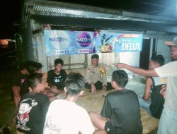 Pembinaan Satkamling Terus Digencarkan, Bhabinkamtibmas Bajoe Himbau Warga Jaga Kondusifitas