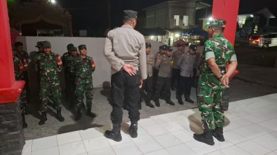 ‎Pastikan Pergantian Tahun Aman, TNI-POLRI Laksanakan Apel Gabungan di Mako Polsek Dua Boccoe