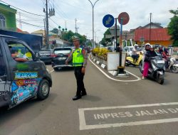 Satlantas Polres Bone Pamtur Lalin dan Pengawalan Jalan Sehat HAB Ke-80 Kemenag RI