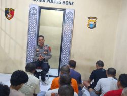 KBO Sat Binmas Polres Bone Berikan Ceramah dan Motivasi kepada Tahanan