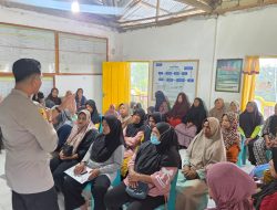 Kapolsek Bontocani Beri Himbauan Kamtibmas kepada Ibu-Ibu Penerima Bantuan di Desa Pattuku